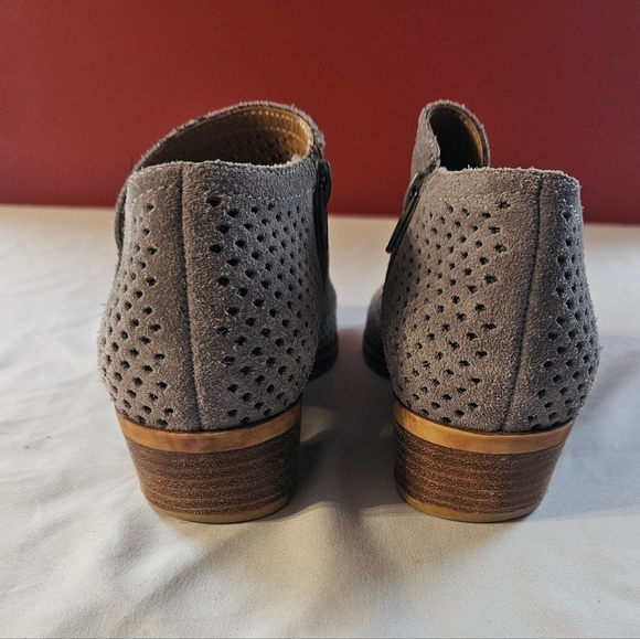 Lucky Brand Baylah Bootie Size 6.5M, Grey. Leather Suede,  Ankle Heels - Picture 3 of 7